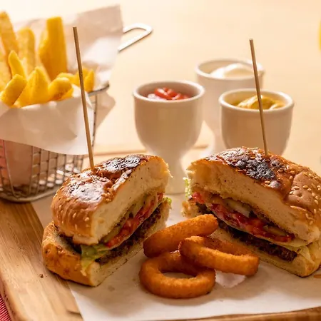 アイビス イズミール アルサンカク 3*