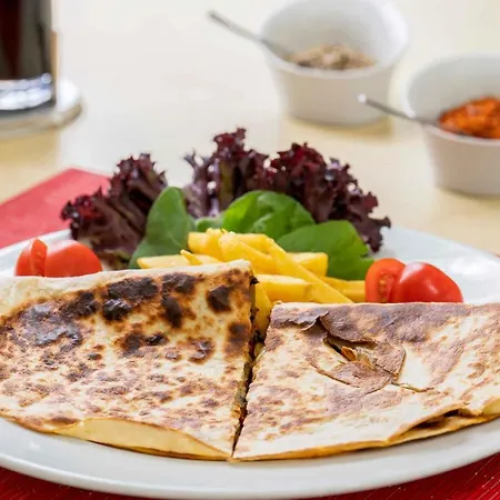 이비스 알산칵 호텔