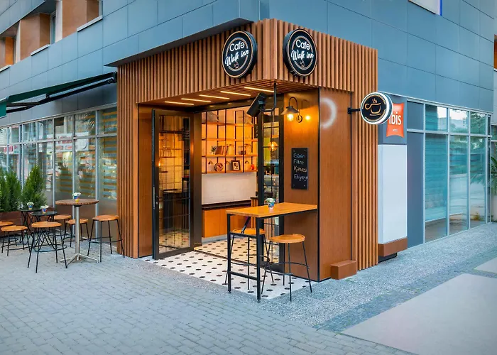 ホテル アイビス イズミール アルサンカク 3*