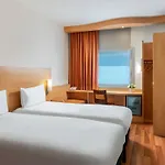 Hotel Ibis Alsancak 3*