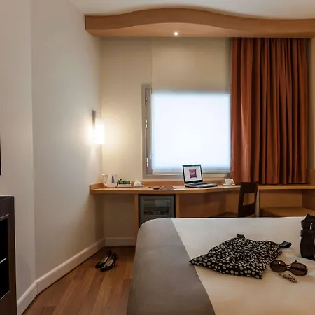 Hotel Ibis Alsancak 3*