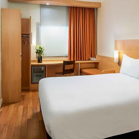 Otel Ibis Alsancak 3*