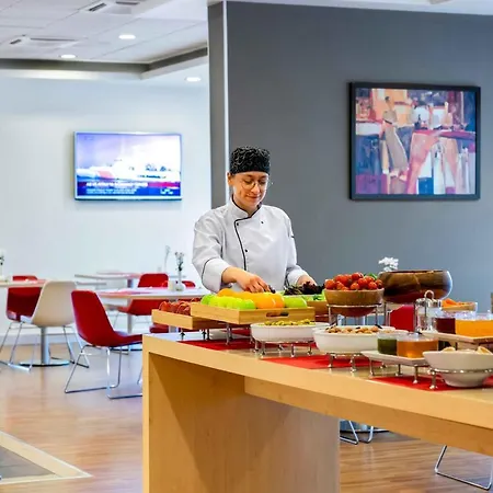 Ibis Alsancak Hotel 3*