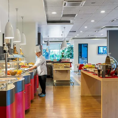 Hotel Ibis Alsancak 3*