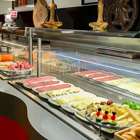 Ibis Alsancak Hotel 3*