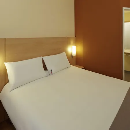 Ibis Alsancak 3*