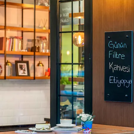 Hotel Ibis Alsancak 3*