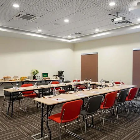 Hotel Ibis Alsancak 3*