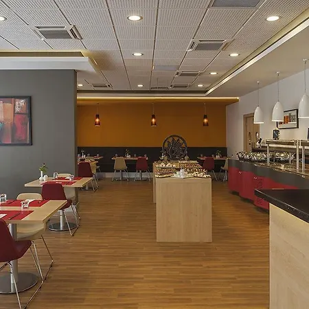 Отель Ibis Alsancak