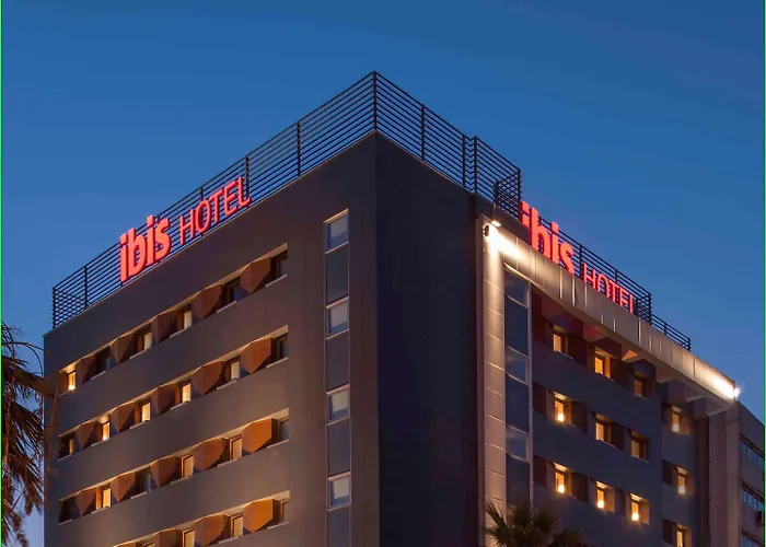 Ibis Alsancak 3*