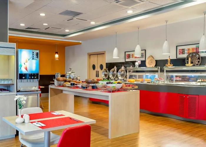 Ibis Alsancak Hotel 3*