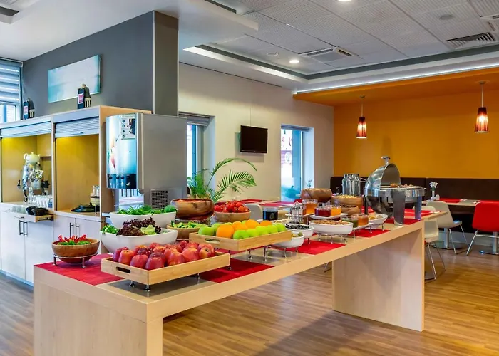 Ibis Alsancak 3*