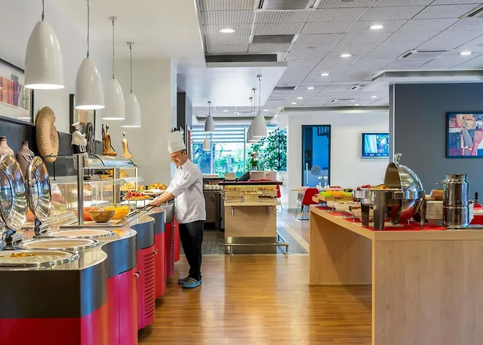 Hotel Ibis Alsancak 3*