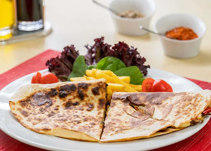 Ibis Alsancak 3*