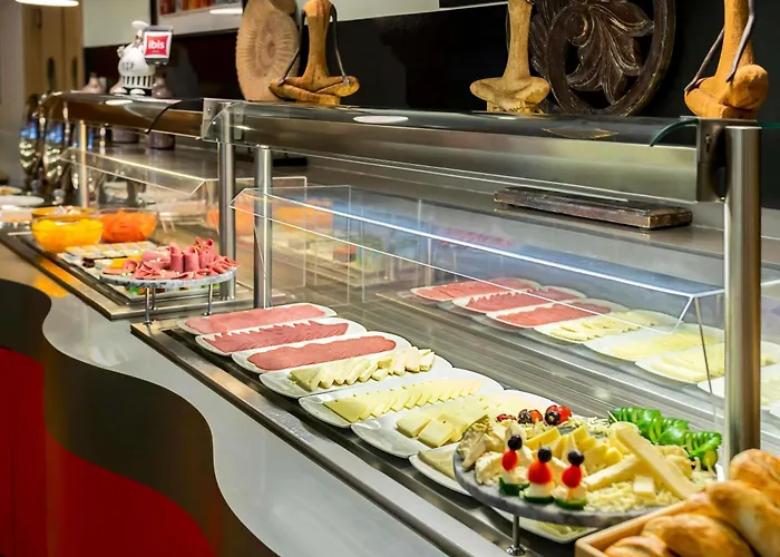 Ibis Alsancak Hotel 3*