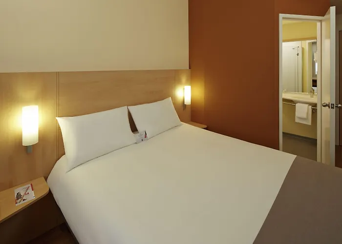 Ibis Alsancak 3*