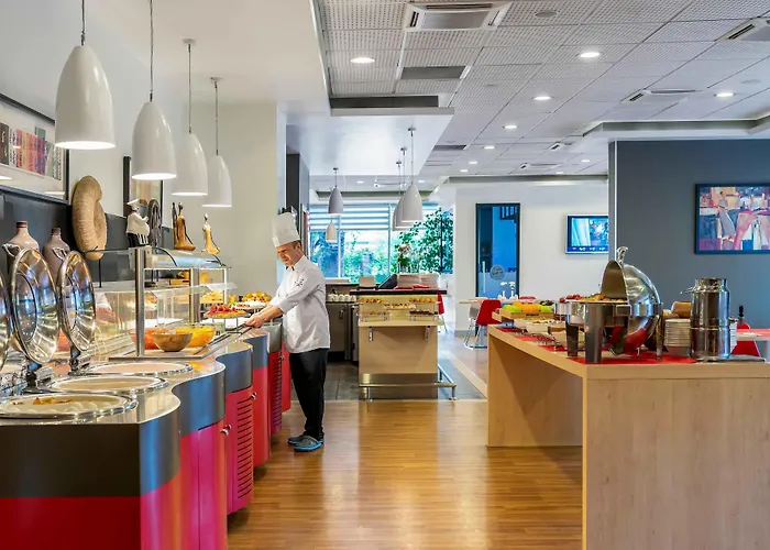 Hotel Ibis Alsancak 3*