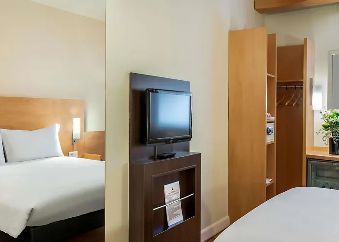 Hotel Ibis Alsancak 3*