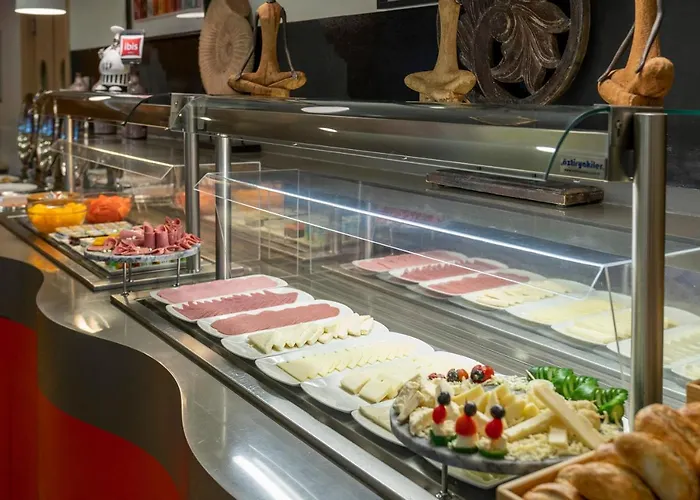 Ibis Alsancak 3* איזמיר